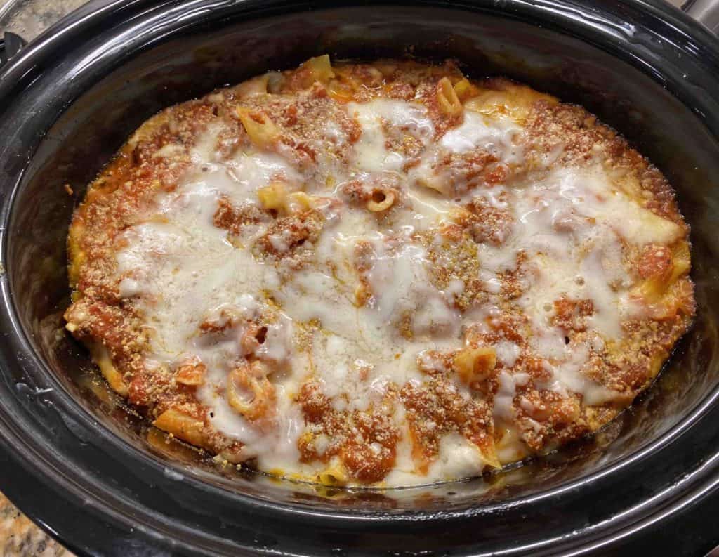 https://www.crockpotsandflipflops.com/wp-content/uploads/2020/05/Crock-pot-baked-ziti-finished-1024x793.jpg