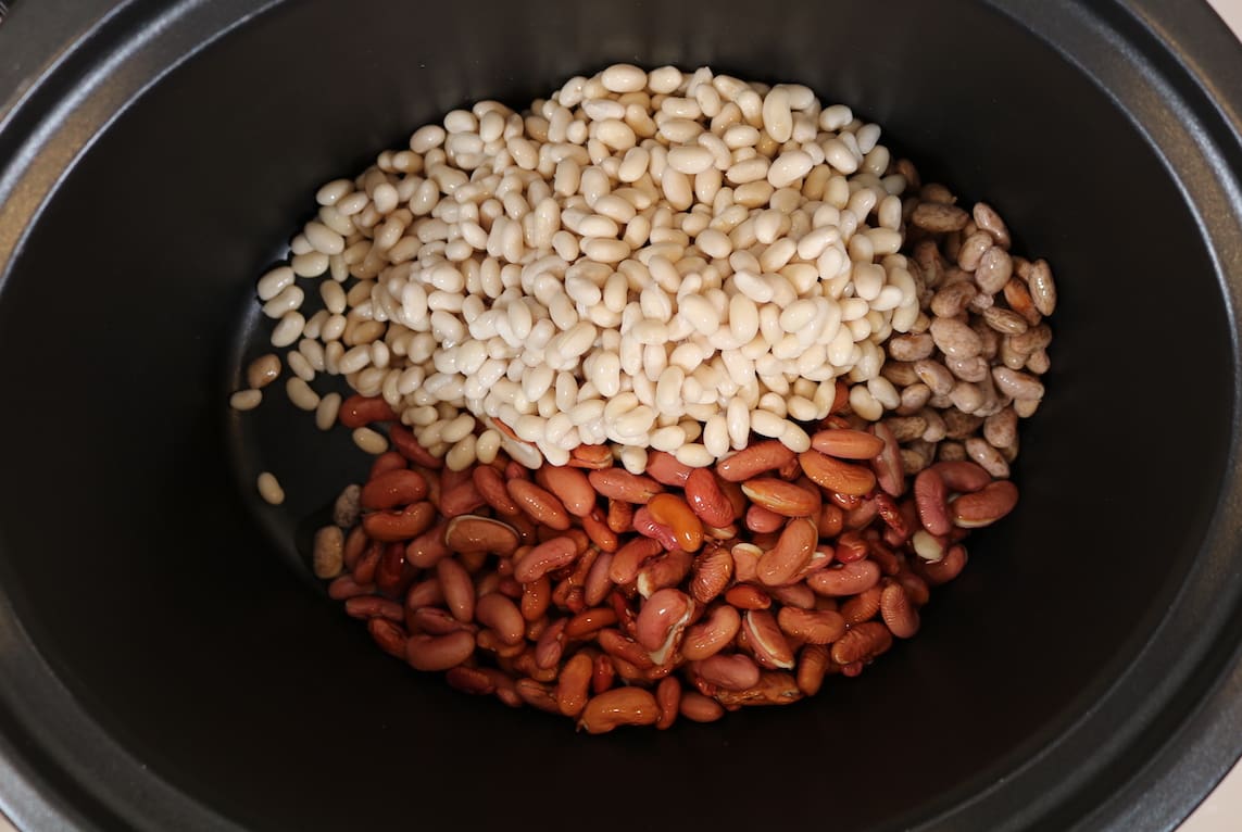 Crockpot Bean Soup - Easy & Delicious (Video)